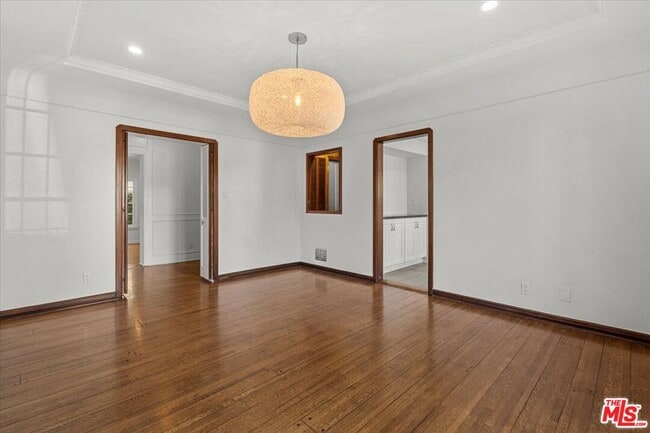 Building Photo - 203 S Detroit St