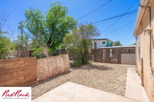 Building Photo - Charming 3 Bed, 2 Bath Home in the Heart o...