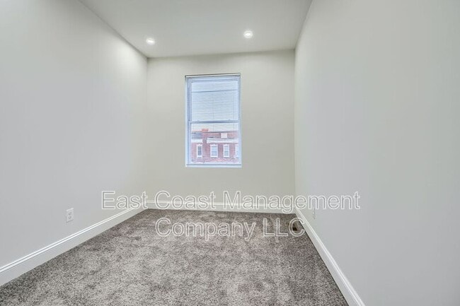 Building Photo - 518 Normandy Ave