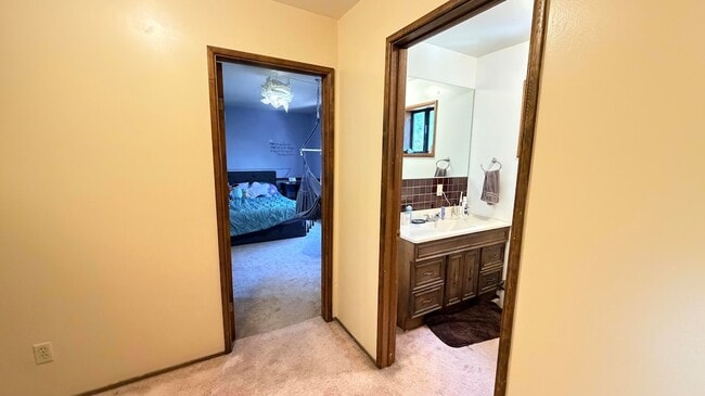 Building Photo - 54061 Linger Ln