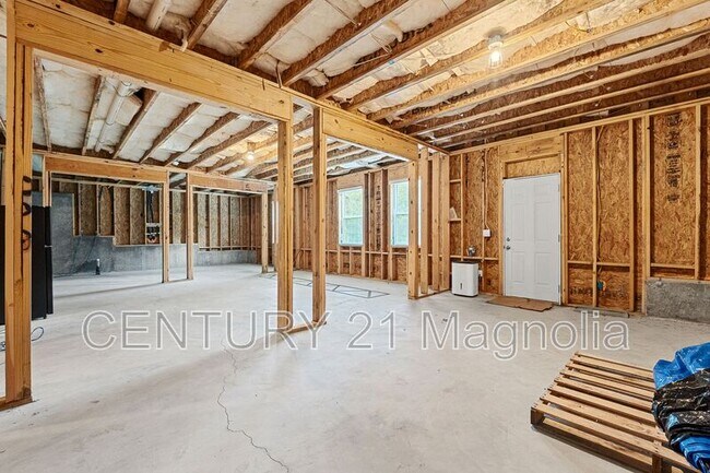 Building Photo - 552 Post Oak Ln
