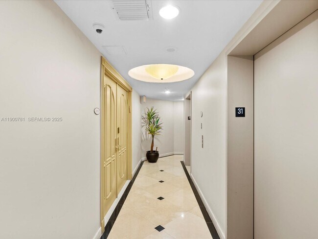 Building Photo - 3370 Hidden Bay Dr