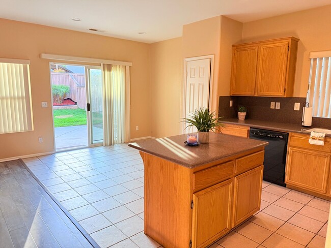Building Photo - Single Story 3 bed home with office for Re...