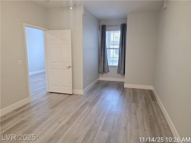 Building Photo - SOUTHWEST GATED 2-BED, 2-BATH FIRST-FLOOR ...