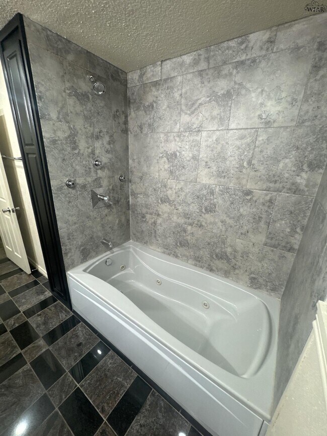 Building Photo - 4514 Shady Ln