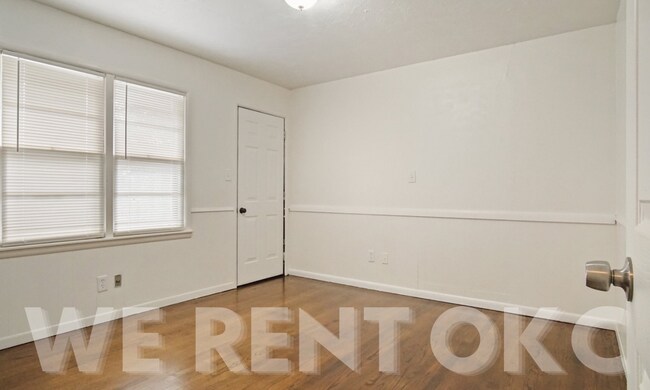 Building Photo - 132 W Jarman Dr