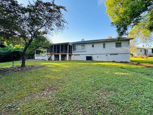 Building Photo - 109 Norris Ln