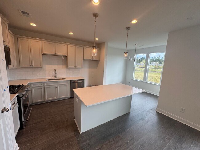 Building Photo - 3 Bedroom 2.5 Bathroom House in Hawthorne Landing - Goose Creek