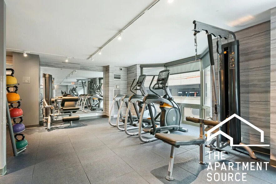 Building Photo - 1130 N Dearborn St