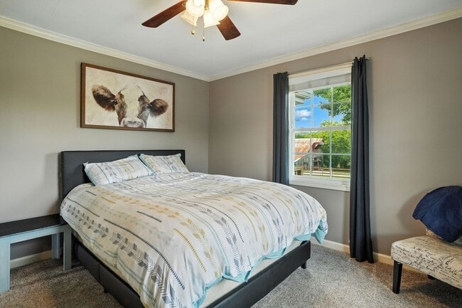 Building Photo - 864 Greenwood Rd