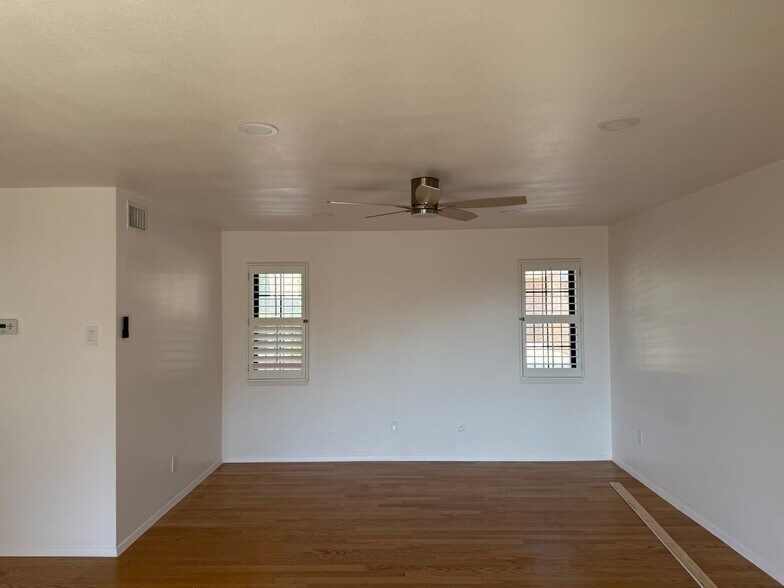 Building Photo - 4800 N Stanton St