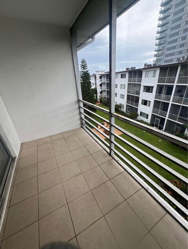 Building Photo - 4500 N Flagler Dr