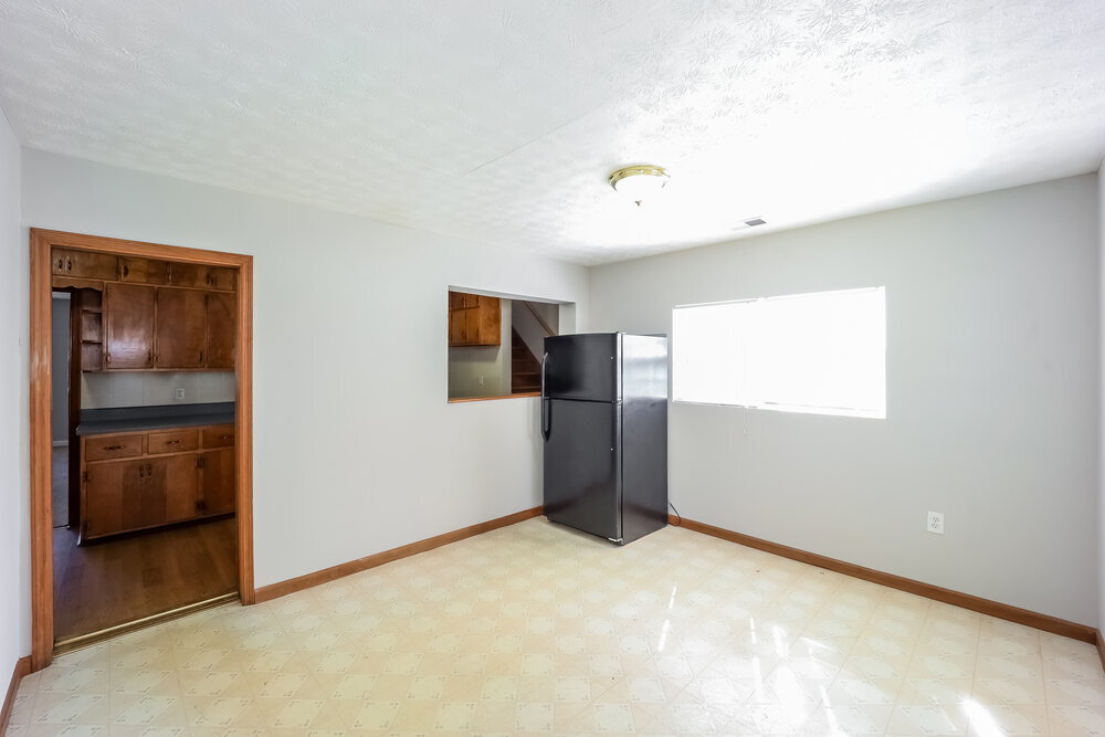 Building Photo - 5299 Sharon St