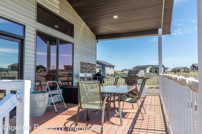 Building Photo - 6625 Dakota Country Dr