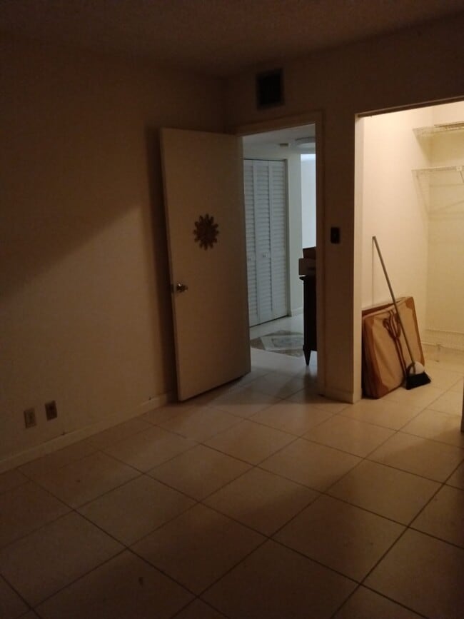 Building Photo - 4851 NW 21st St