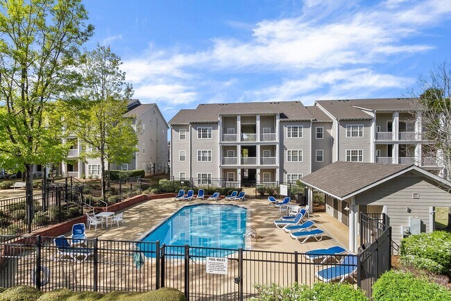 Building Photo - Capstone Quarters 2 Bed 2 Bath Condo! Fully Furnished!