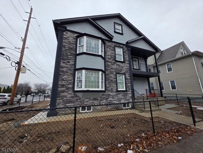 Building Photo - 260 Trenton Ave