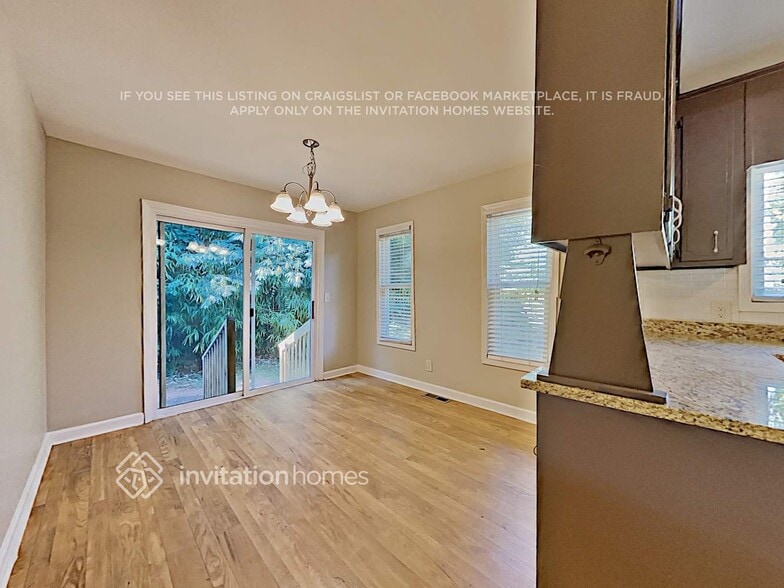 Building Photo - 3245 Creek Dr