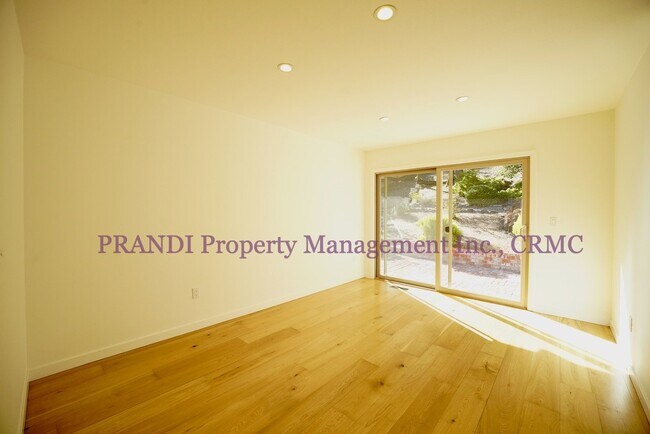 Building Photo - Quality Novato Home With Great Floorplan N...