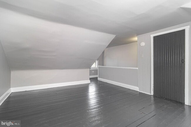 Building Photo - 549 Spruce St