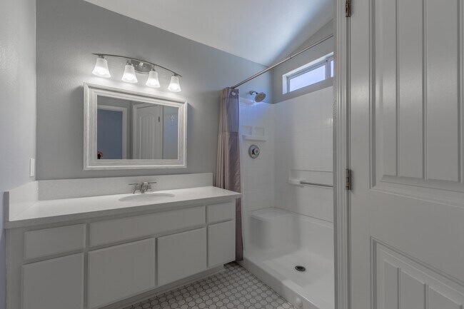 Building Photo - 27263 Family Cir