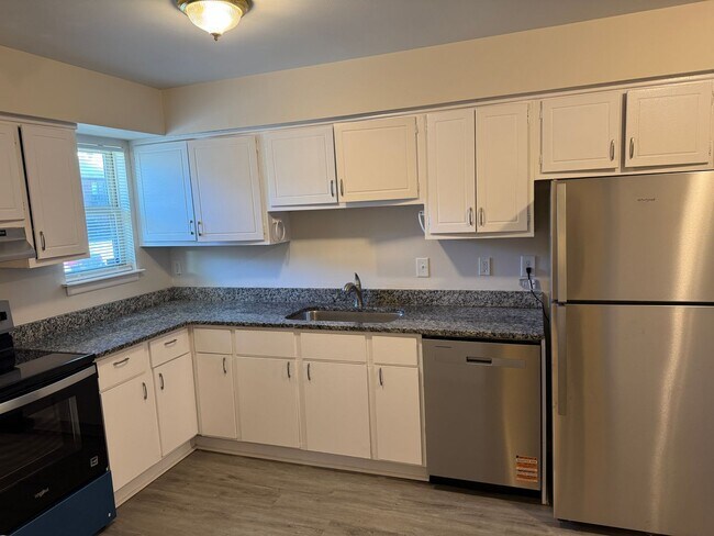 Building Photo - SAINT ANDREWS PLACE