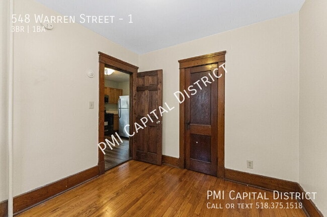 Building Photo - 548 Warren St