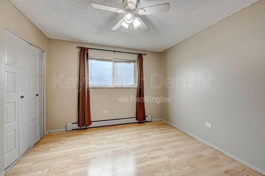 Building Photo - 4565 S Lowell Blvd