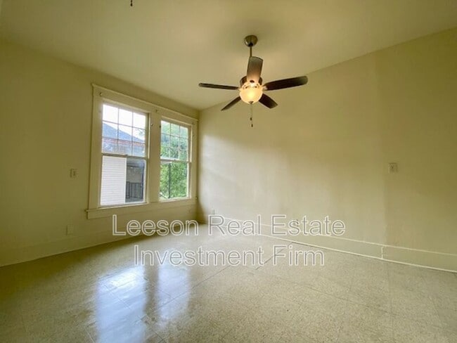 Building Photo - 451 Egan St