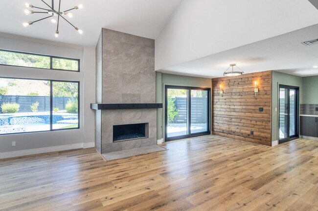 Building Photo - Hidden Jewel in Westlake Village