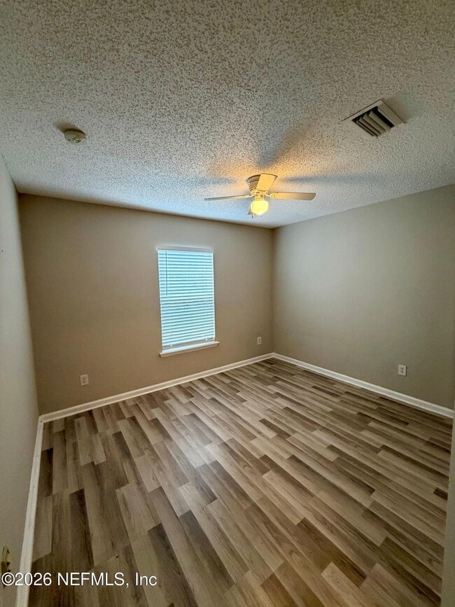 Building Photo - 230 Cezanne Cir