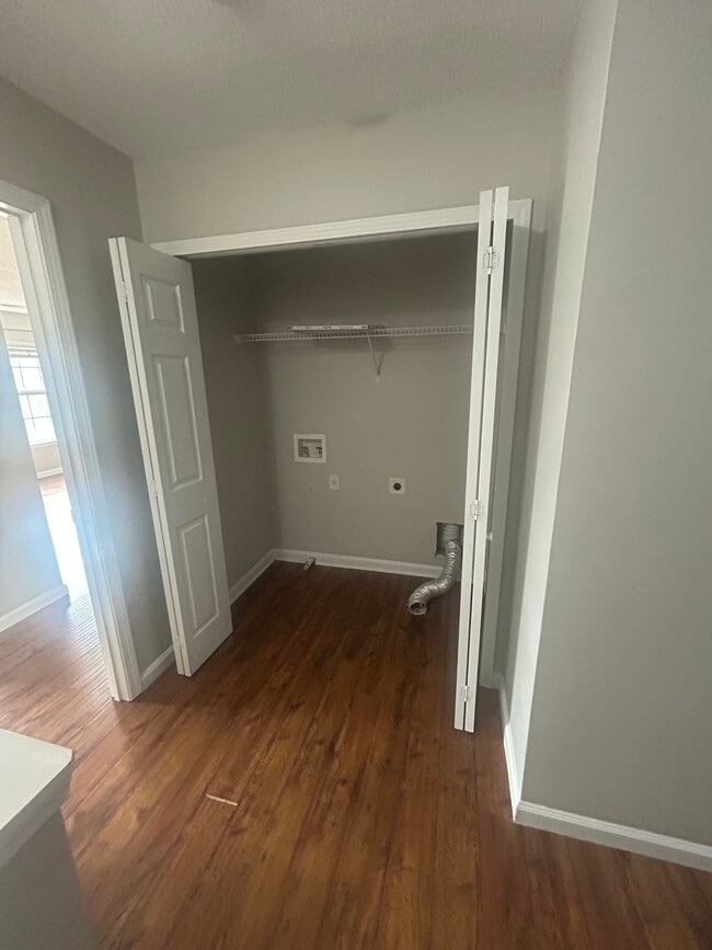 Building Photo - 282 Azalea Cir