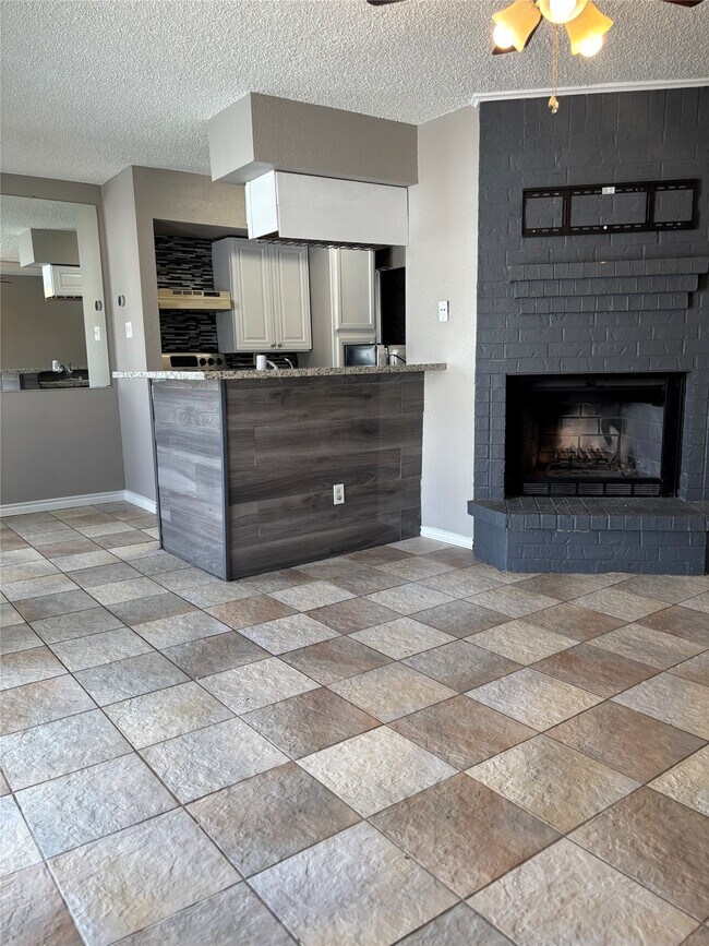 Building Photo - 260 El Dorado Blvd