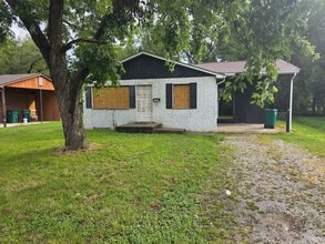 Building Photo - 1305 Richard Dr