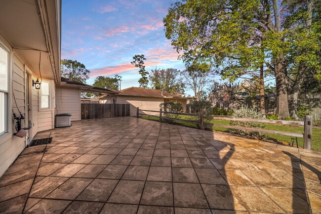 Building Photo - Welcome to this stunning 4-bedroom, 2.5-bath home on a quarter of an acre lot nestled in the high...