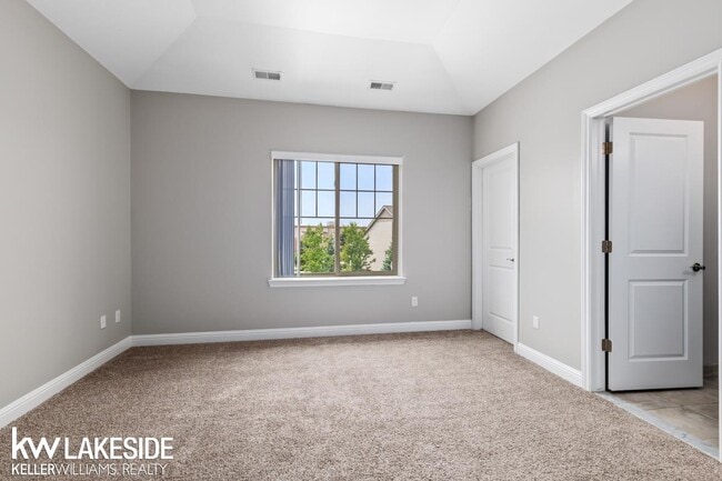 Building Photo - 45738 Utica Park Blvd