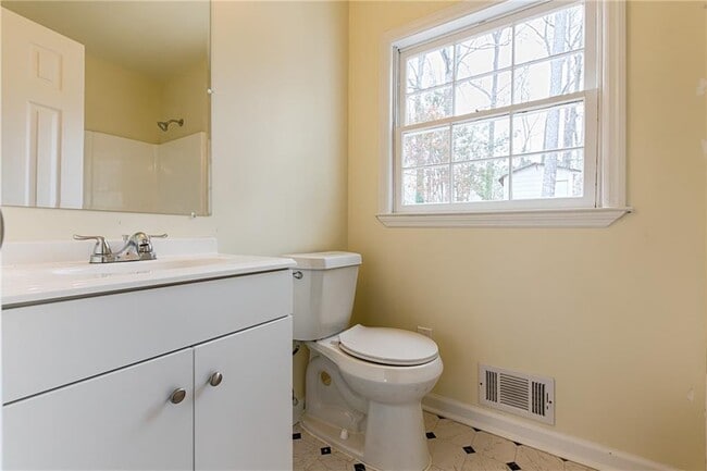 Building Photo - 5791 Lisa Ln