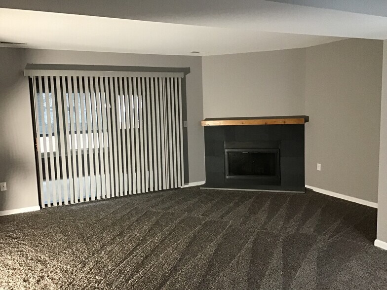 Building Photo - 403 Stonegate Ct