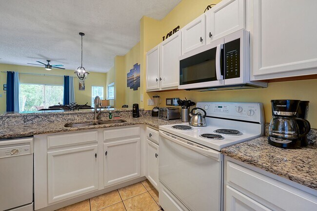 Building Photo - FULLY FURNISHED – AVAILABLE FOR A MINIMUM 1-YEAR LEASE!