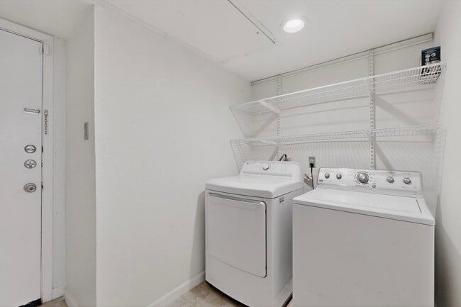 Building Photo - 4800 Northway Dr