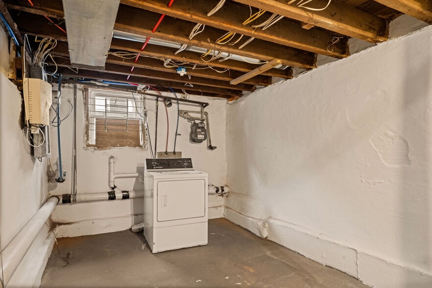 Building Photo - 2117 N Hope St