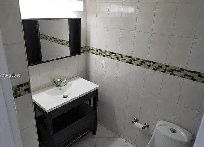 Building Photo - 18041 Biscayne Blvd