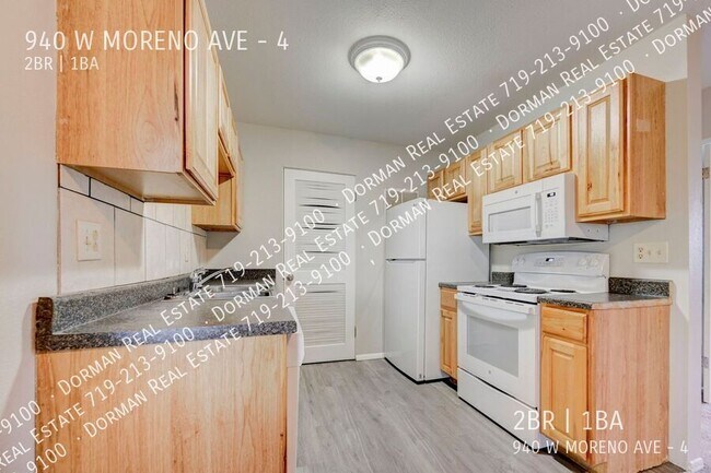 Building Photo - 940 W Moreno Ave