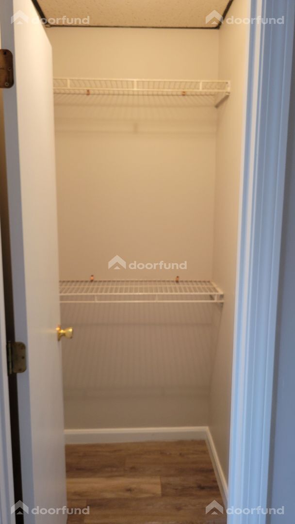 Building Photo - 290 Central St