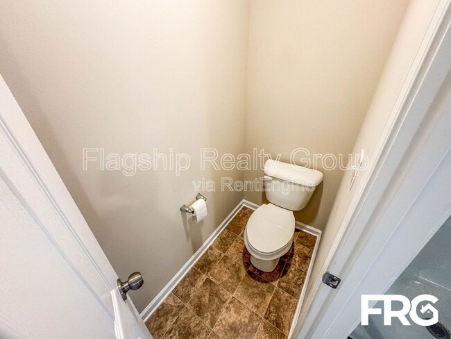 Building Photo - 110 Highland Pk Dr