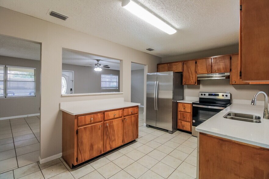 Building Photo - 2514 Arlex Dr E