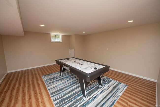 Building Photo - 3801 W Capilano Dr