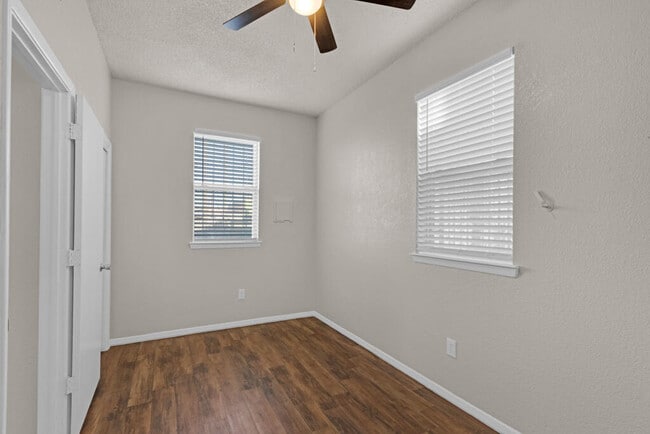 Building Photo - 408 Nino Aguilera St