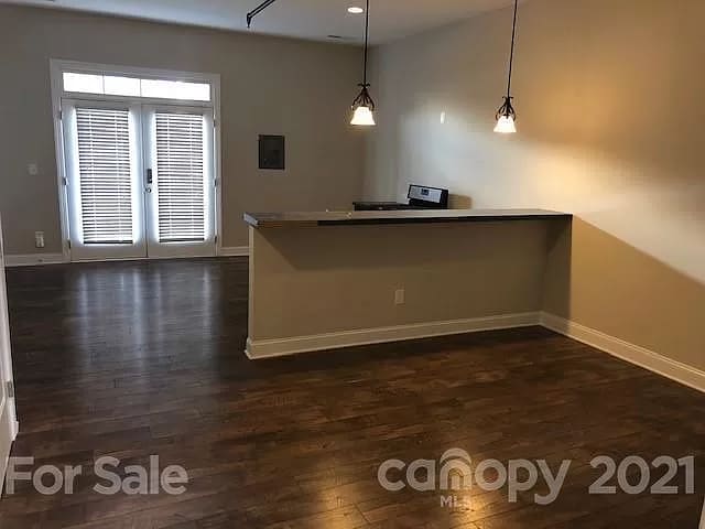 Primary Photo - 2419 Bonterra Blvd