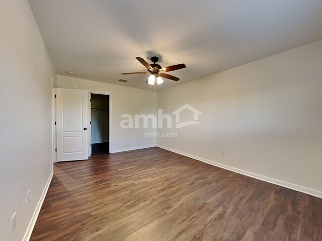 Building Photo - 1310 Laurel Lake